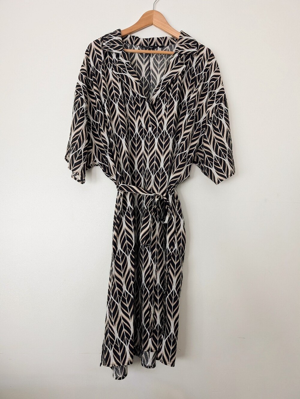 Leaf Patterned Light Shift Dress / Belted T Shirt Dress Size 3X